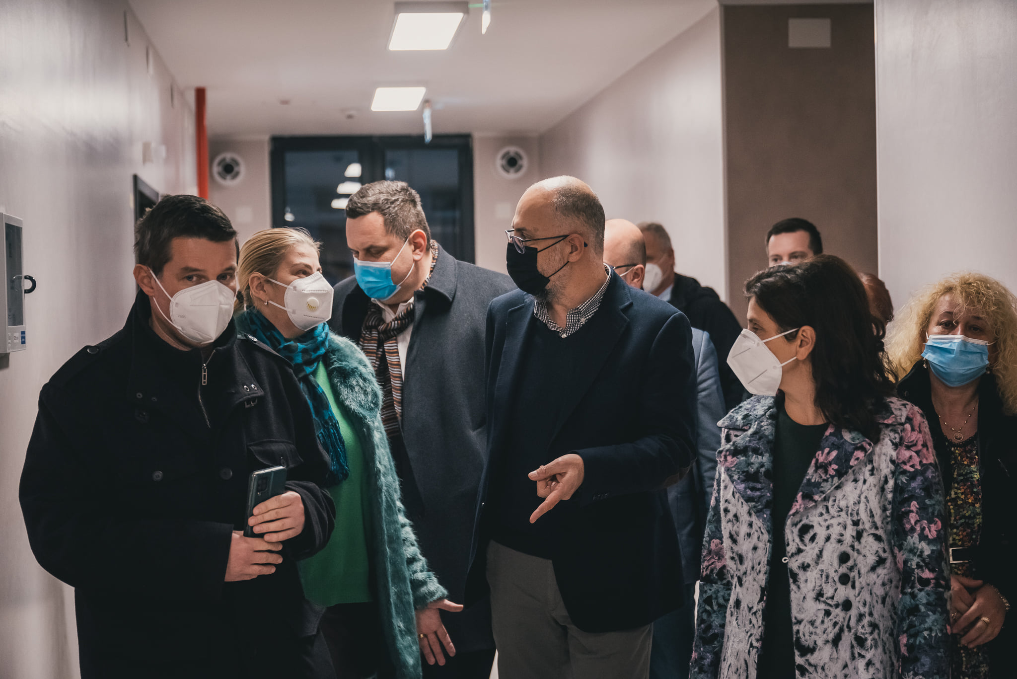 FOTOGALERIE. Vicepremierul României, Kelemen Hunor, a vizitat noua clădire a secției de Neurologie, aflată în construcție