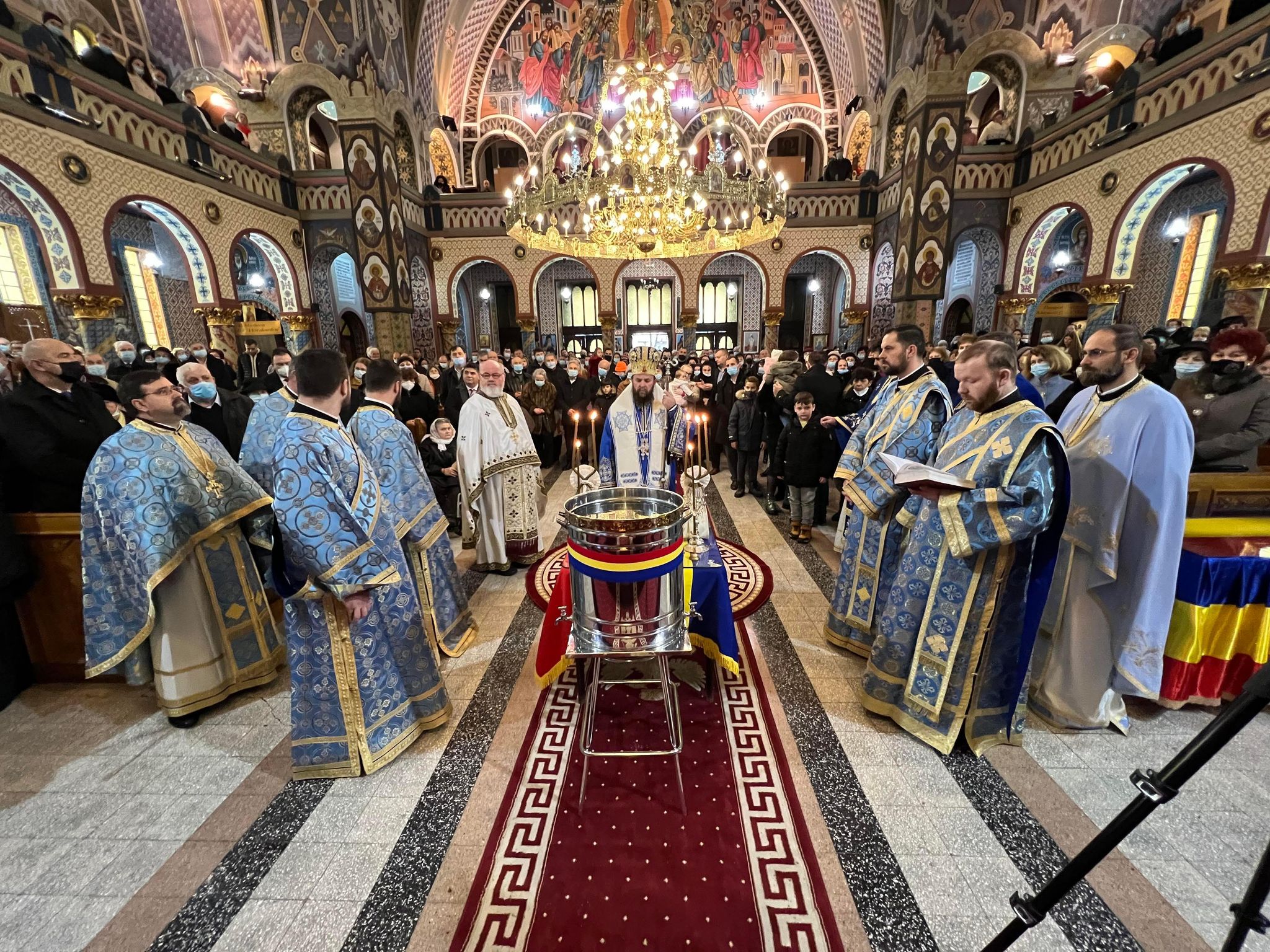 Sute de credincioși la bisericile din Satu Mare cu ocazia Bobotezei