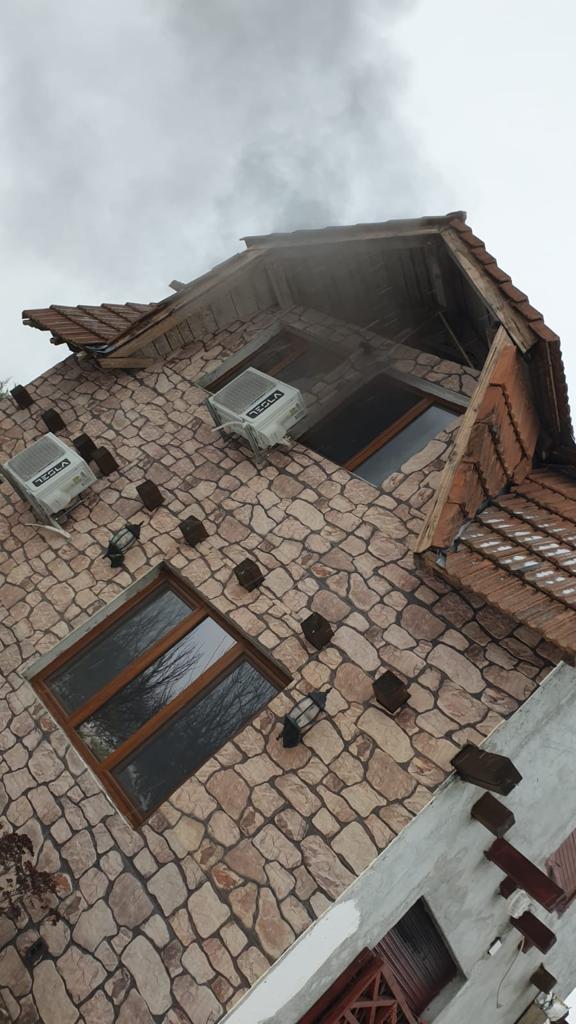 Incendiu în Păulești! Cauza-un scurtcircuit electric