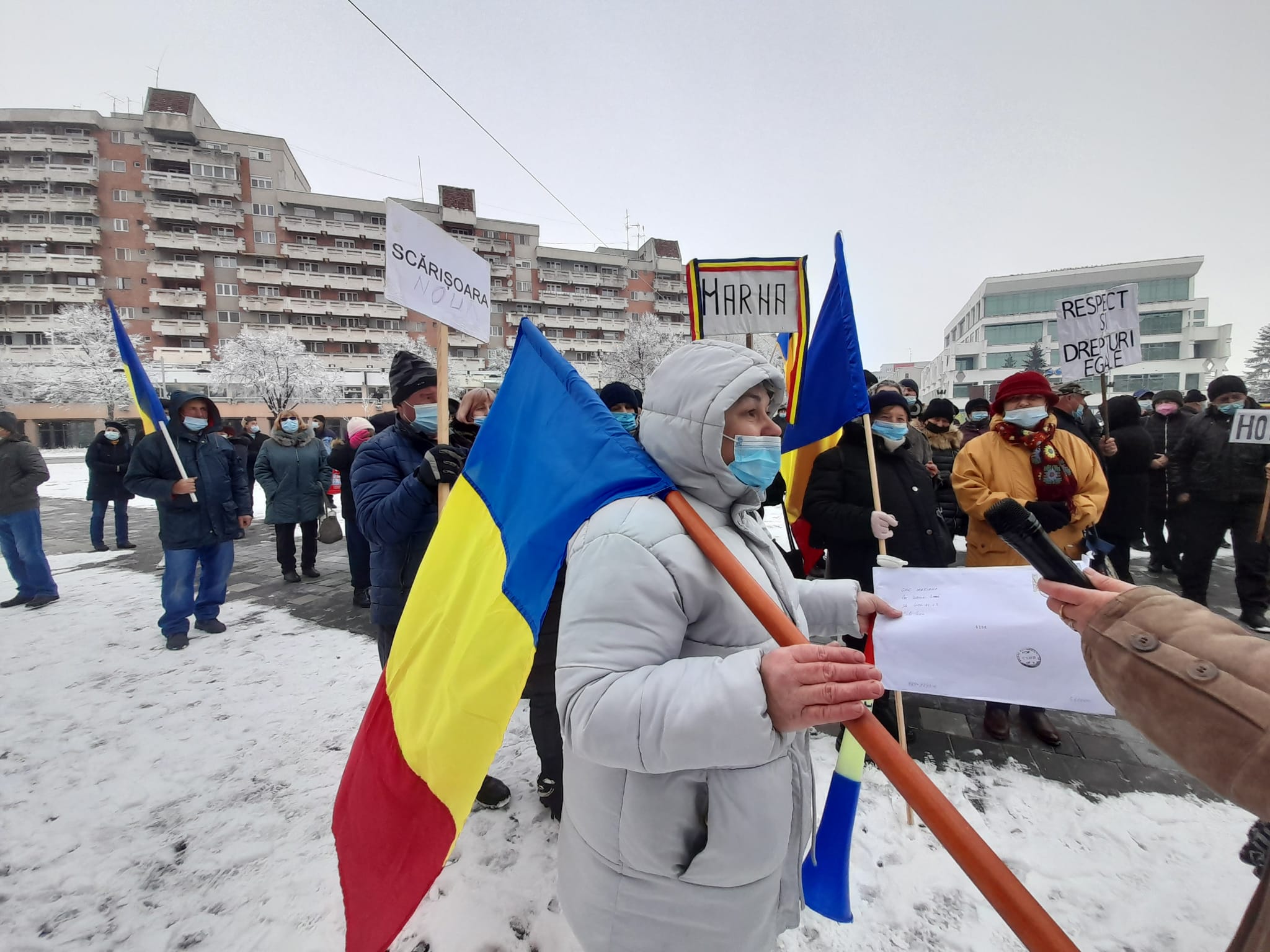 FOTO.Proteste în fața Prefecturii. Urmașii românilor  expulzați în 1940 cer drepturi egale
