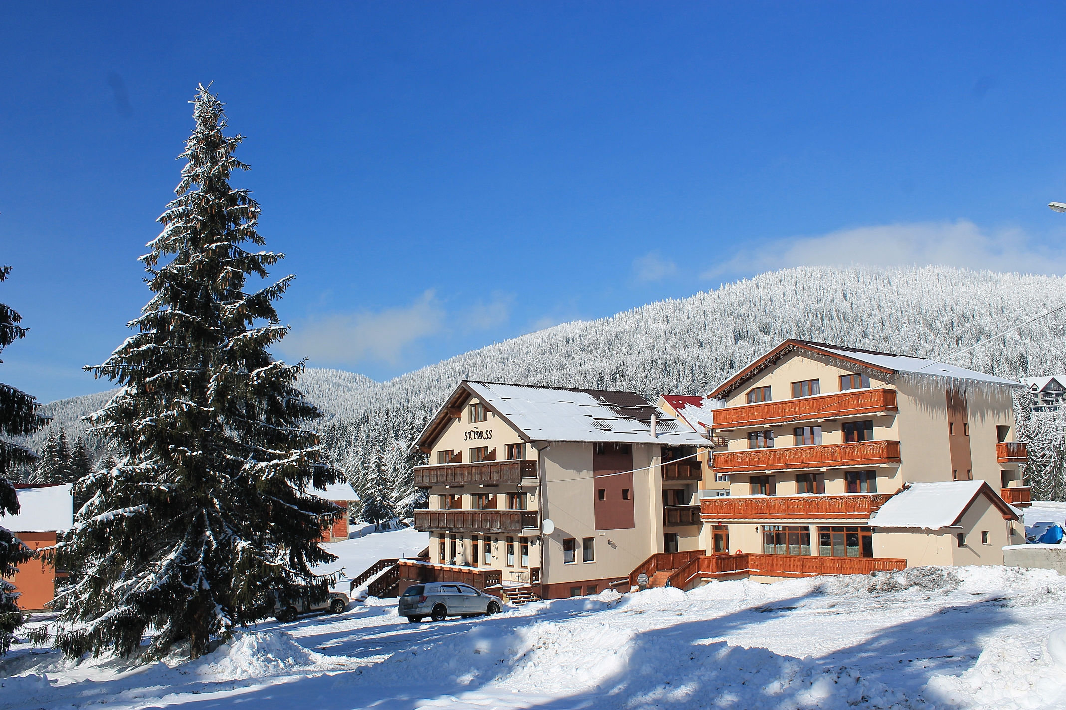 Unde schiem în week-end? Cele mai apropiate destinații la care pot apela iubitorii sporturilor de iarnă din Satu Mare