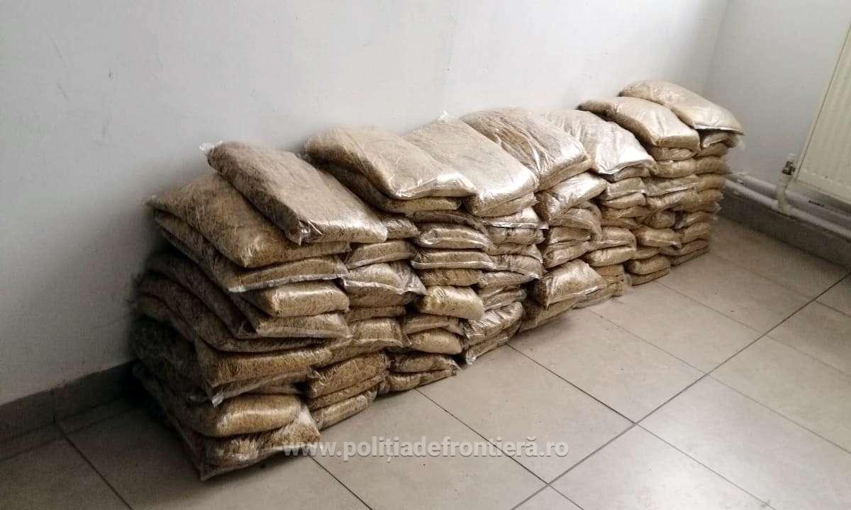 FOTO. CAPTURĂ. 45 kg de tutun confiscate în P.T.F. Urziceni