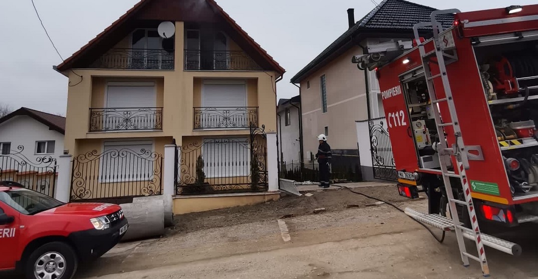 FOTO. INCENDIU în cea mai BOGATĂ  comună din ȚARA OAȘULUI
