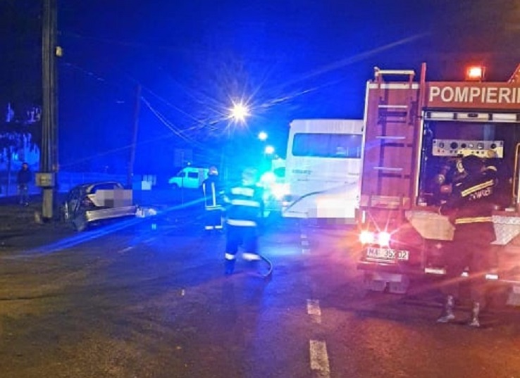 FOTOGALERIE. ACCIDENT GRAV în județ. O victimă, la URGENȚE