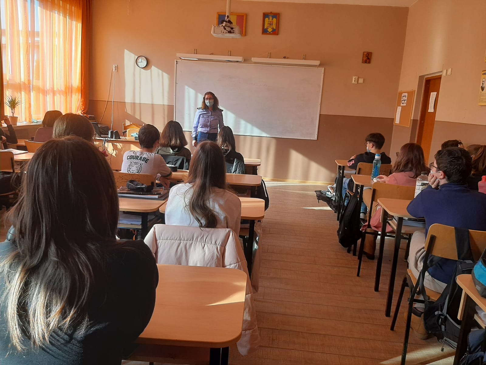 Campanie de informare. Apelul fals la 112 se pedepsește!