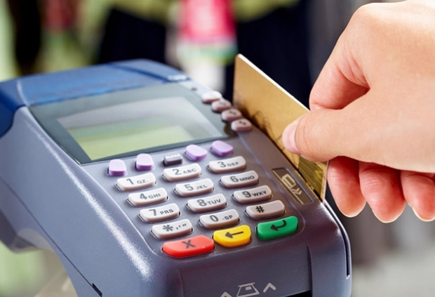 Un tânăr din Carei a furat bani de la propriul tată