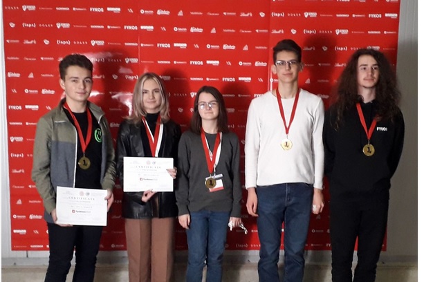 FOTOGALERIE. Aur în Oraşul de Aur pentru elevii de la ”Eminescu”