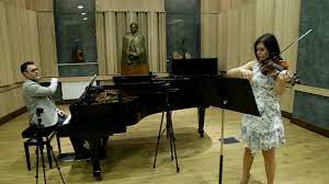 Mărțișoare muzicale oferite de gladiole ale muzicii din România