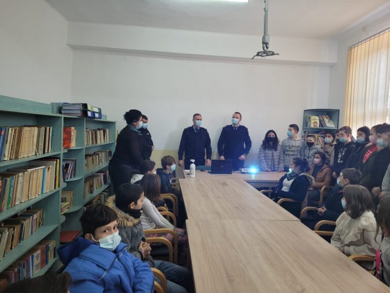 Bucurie şi zâmbete de copii la Școala din Homorodu de Mijloc