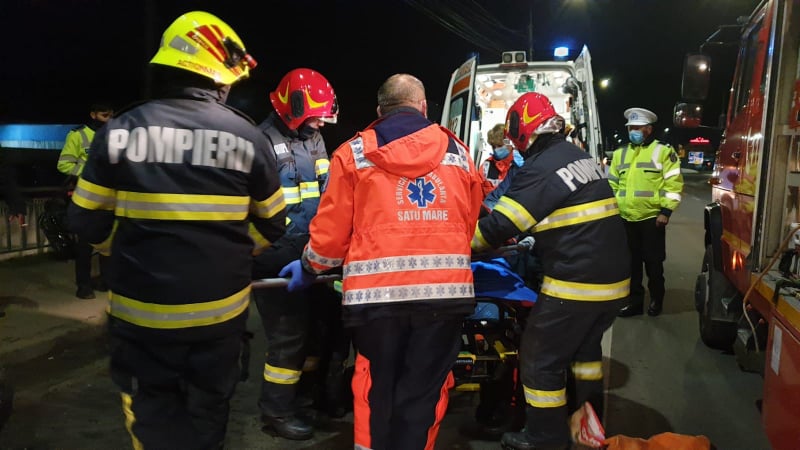 FOTOGALERIE. ACCIDENT CUMPLIT în Satu Mare. VICTIMĂ ÎNCARCERATĂ