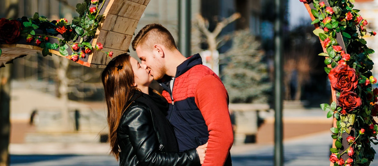 FOTOGALERIE. ”Poarta Inimii”, CADOUL pentru SĂTMĂENI de VALENTINE'S DAY