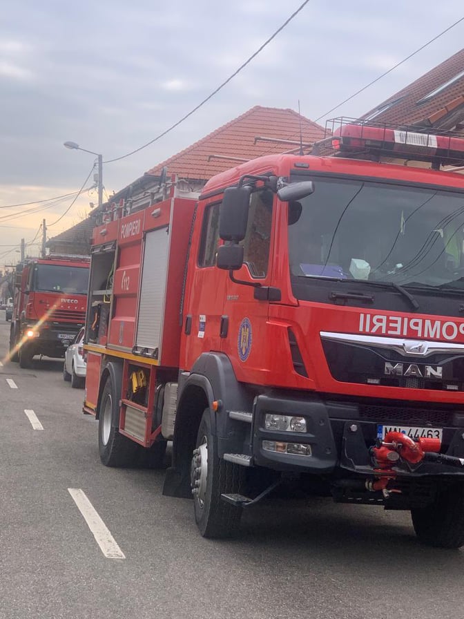FOTO. INCENDIU la Satu Mare. Auintervenit pompierii