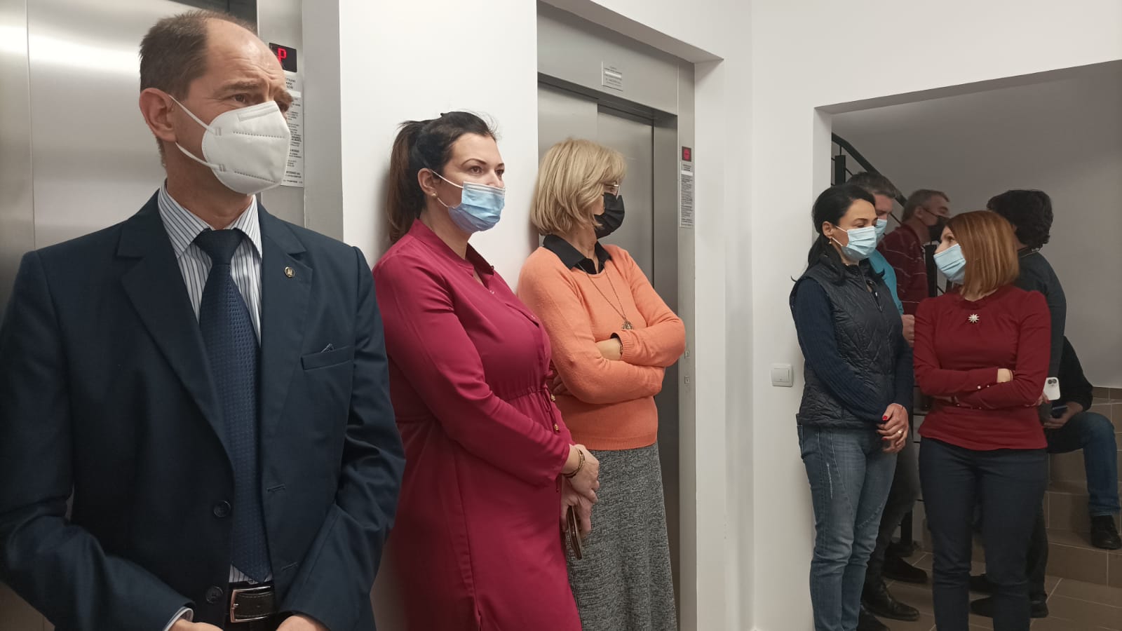 FOTO. Funcționarii de la Prefectură au intrat în grevă de avertisment