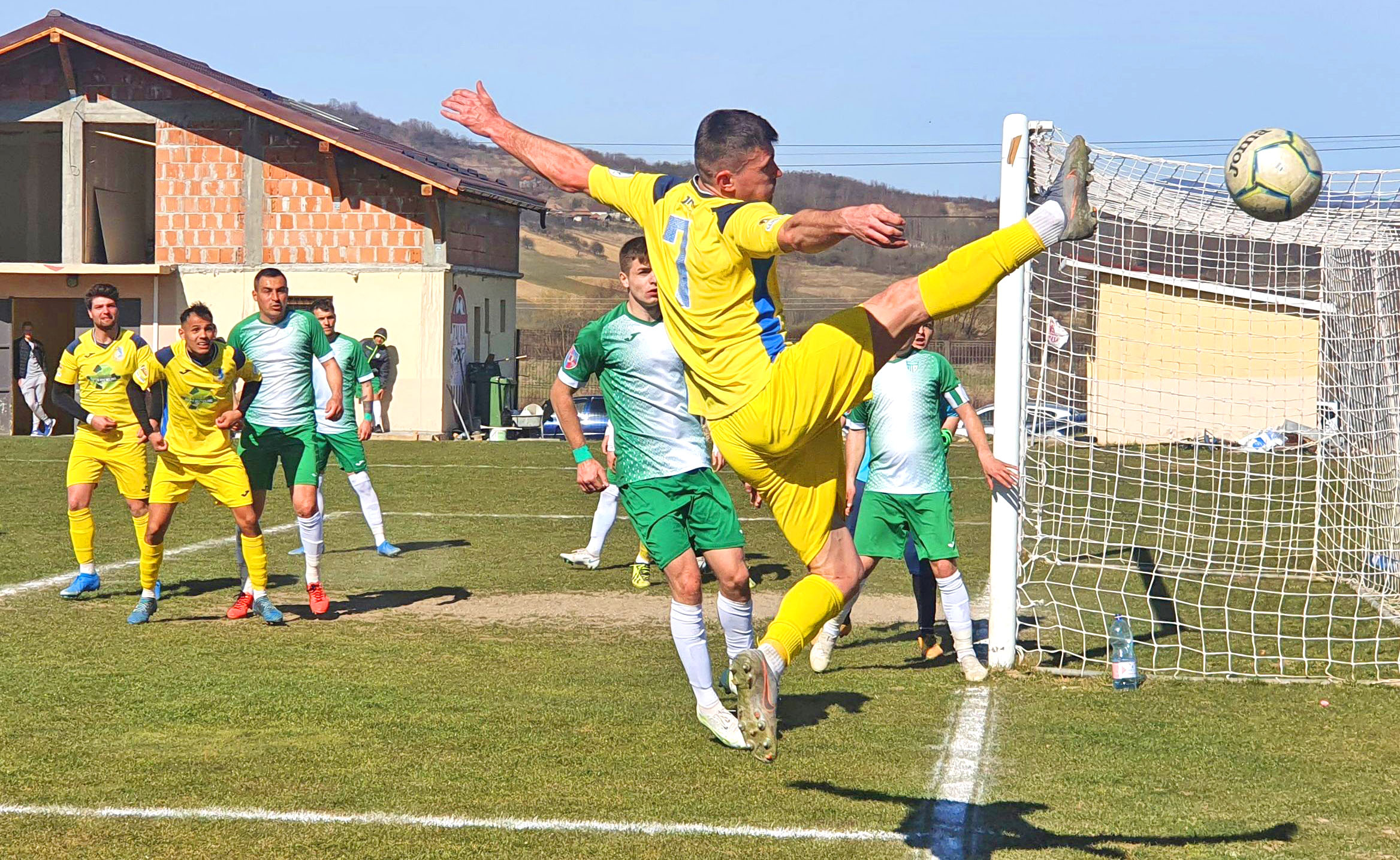 Galben-albaștrii le-au dat o ”manita” celor din Dorolț! #FOTO