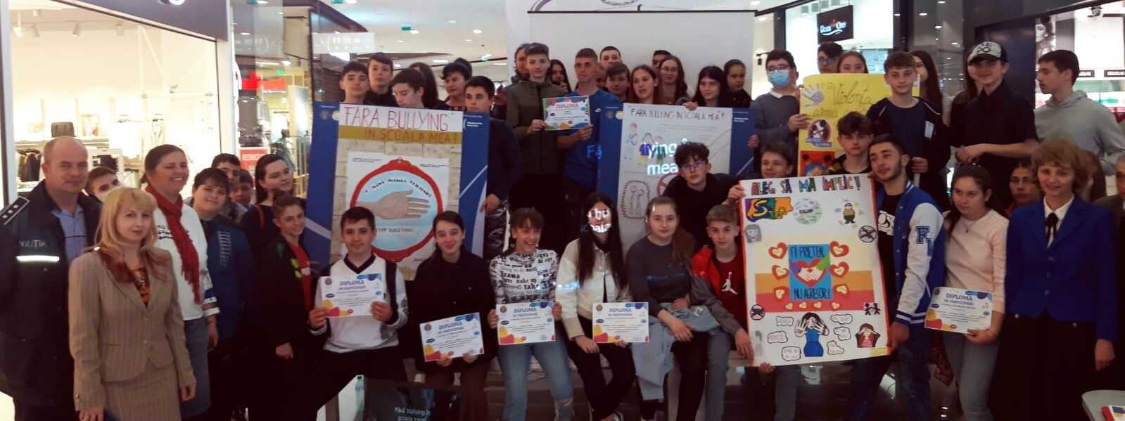 FOTO.Evenimente dedicate Zilei Poliție Române:  premierea elevilor participanți la faza județeană a concursului ,,Fără bullying în școala mea!”