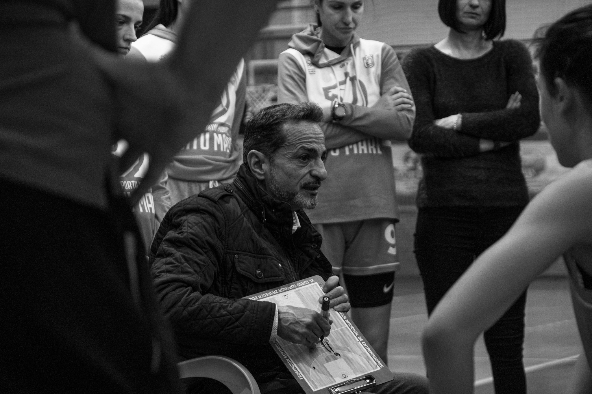 Înfrângere rușinoasă în primul meci din play-off