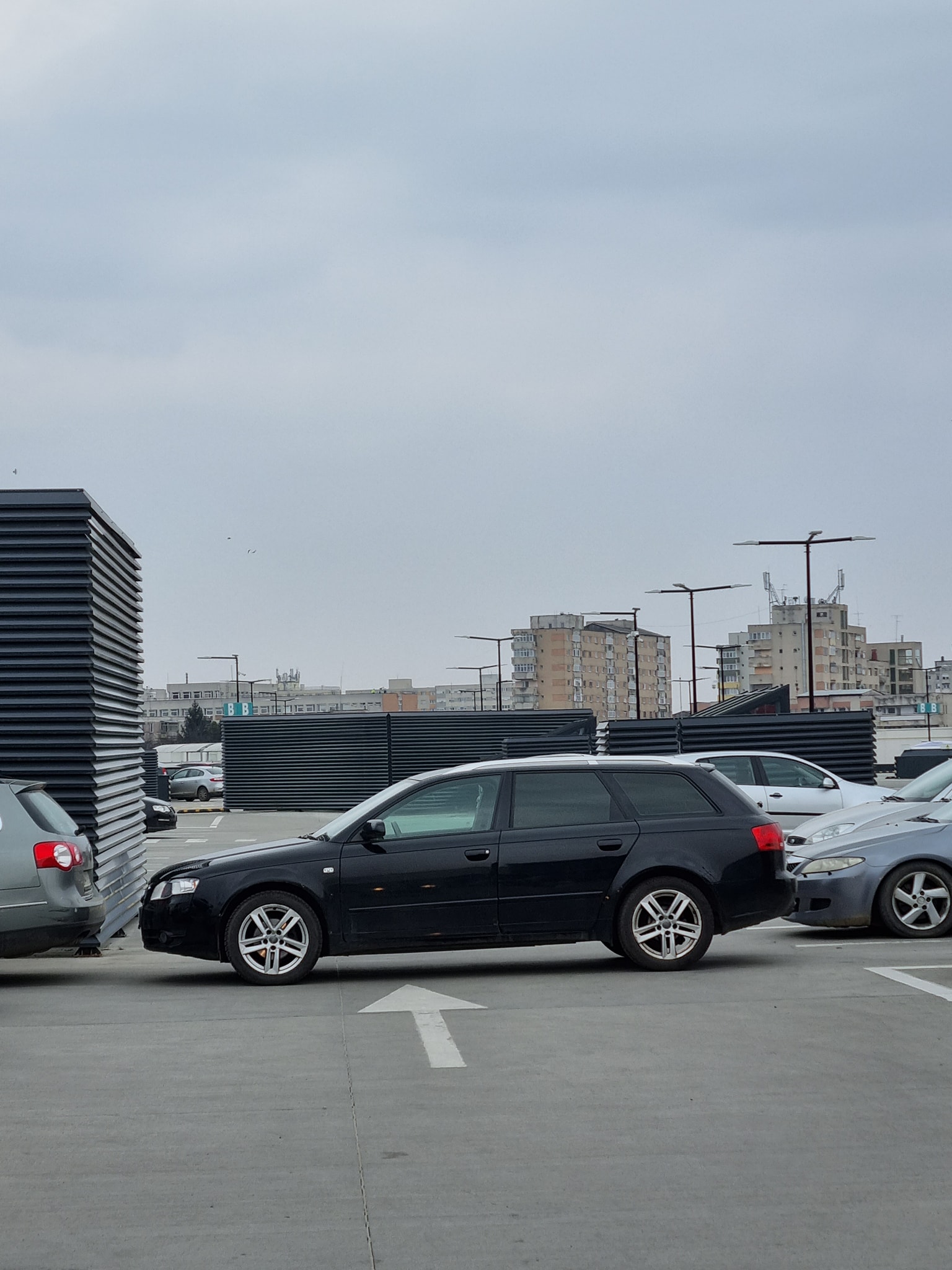 Parcare laterală...