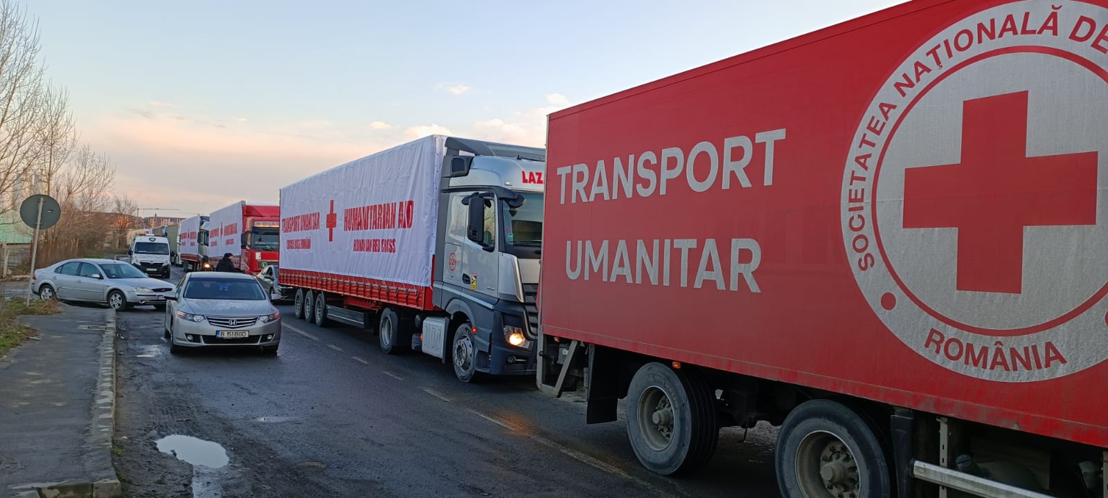 Ajutoare trimise de Crucea Rosie la Ivano Frankivsk. 8 tiruri încărcate vor porni vineri