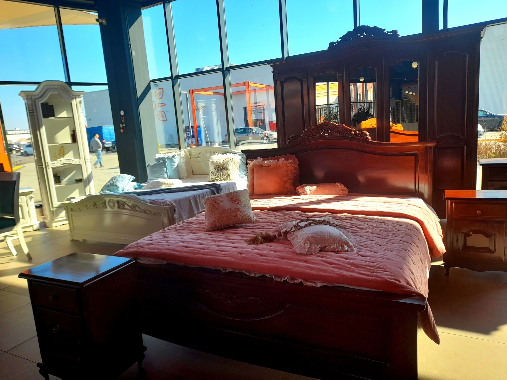 FOTO. A început Expo mobilă unde sătmărenii vor putea găsi mobilă de calitate pentru toate gusturile