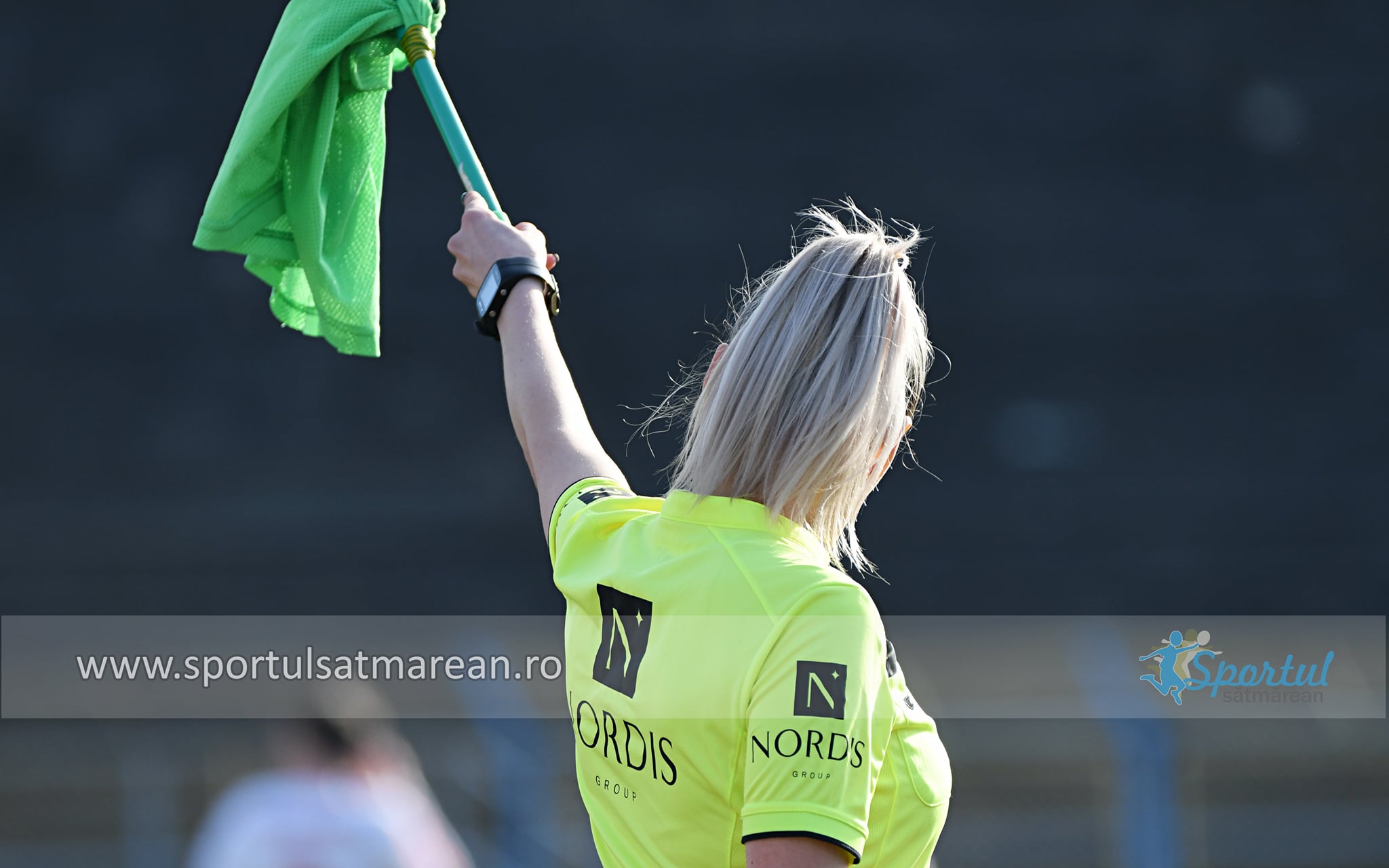 Cu mopu’ la tușă!