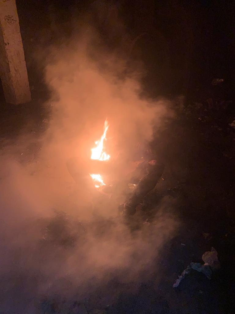 Incendiu grav la o hală din Satu Mare. Un bărbat a decedat