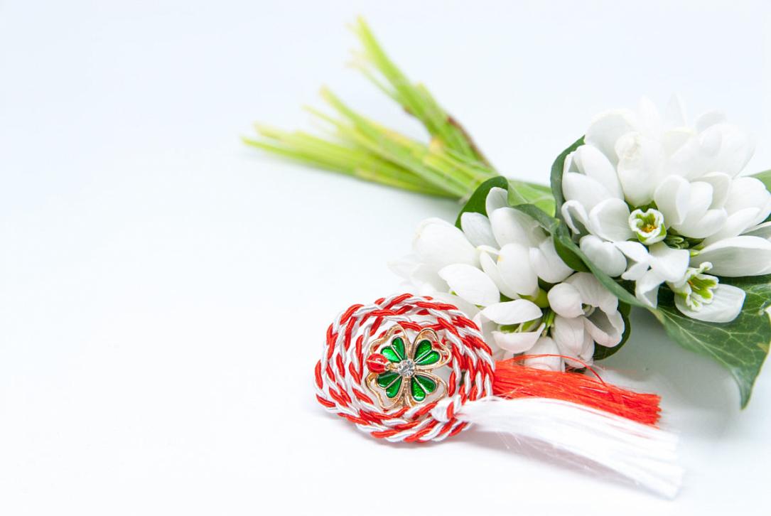 Mărţişorul – simbolul primăverii. Obiceiuri şi tradiţii româneşti