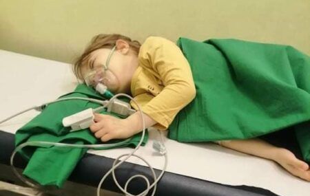 Apel către oamenii de bine! O fetiță de 5 ani are nevoie de ajutor pentru un transplant de măduvă