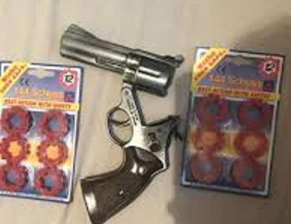 MUNIȚIE  descoperită în casa unor careieni