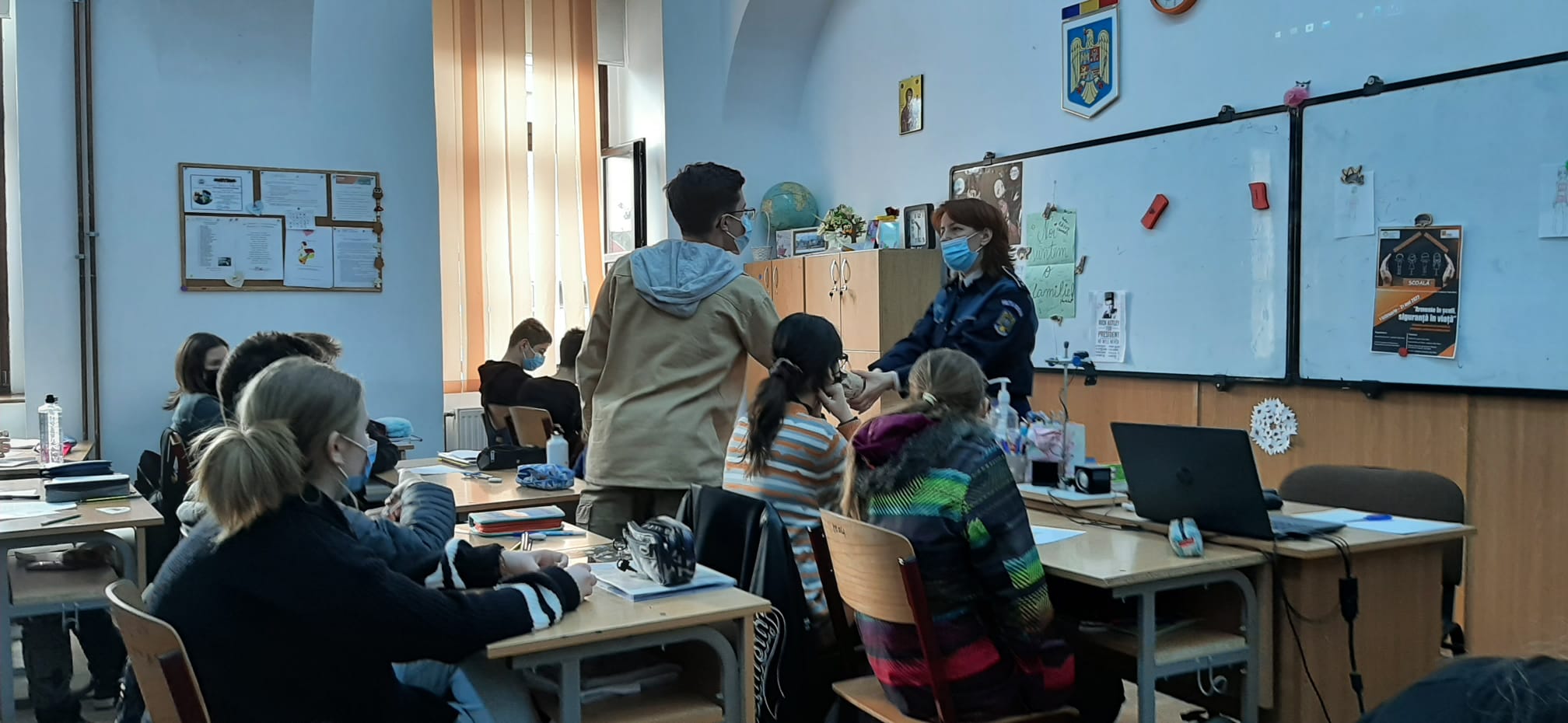 Campania ,,Fără bullying în școala mea!” derulată de polițiștii sătmăreni