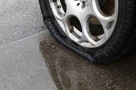 S-a certat cu proprietarul și i-a dezumflat roata