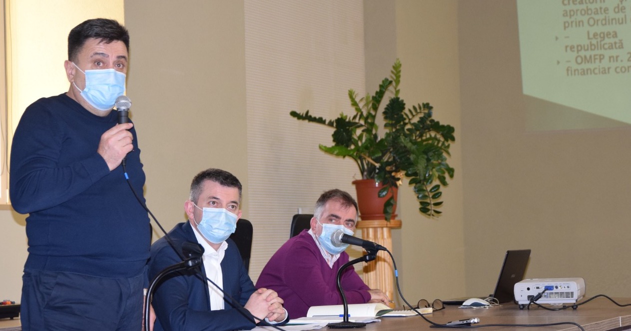 Ședință de lucru cu secretarii generali din județ, la Prefectură