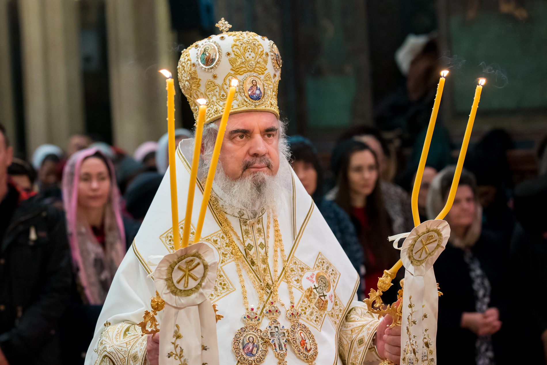 Patriarhul Daniel: „Să ne ajute Dumnezeu să fie pace în toată lumea și să înceteze războiul din Ucraina”
