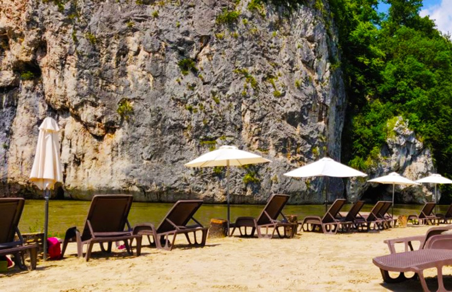 Destinații de weekend. Plaja Șuncuiuș – Marea de la munte din județul Bihor