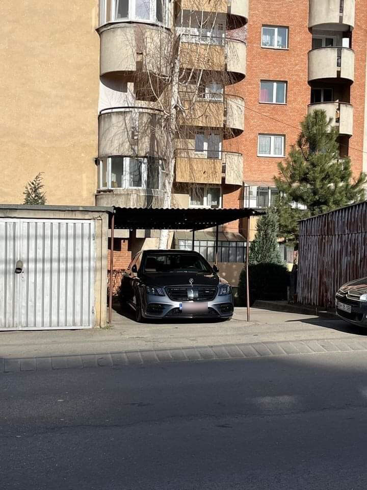 Când nu renunți la garsoniera din studenție...