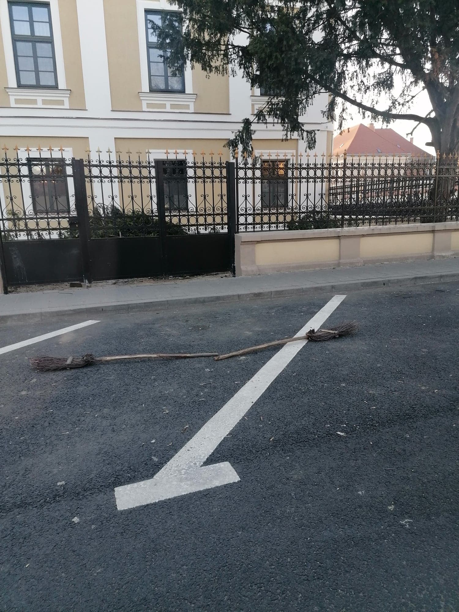 Parcare pentru vrăjitoare, în Satu Mare?