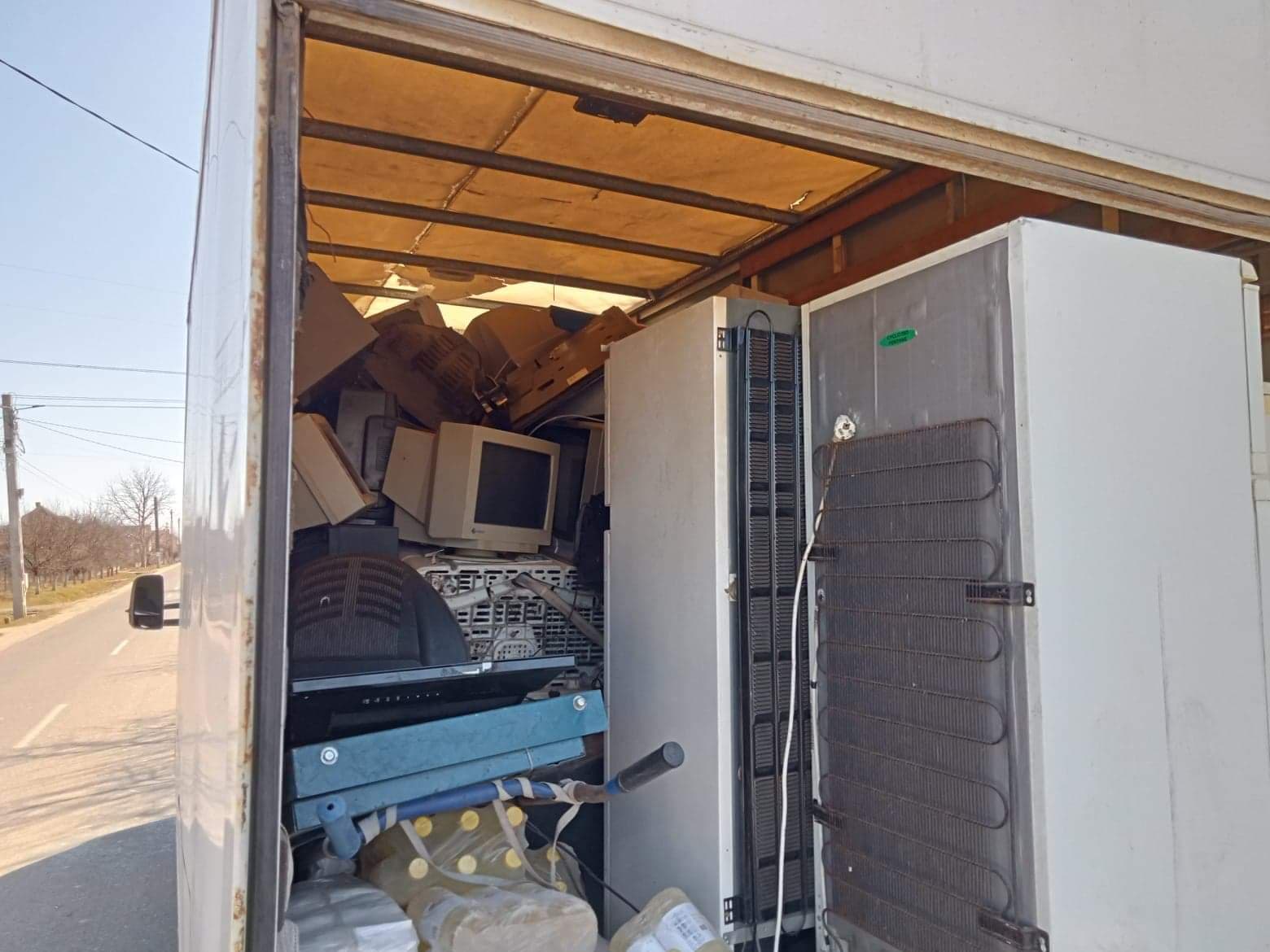 Peste 40 de tone de deșeuri electrice și electronice colectate în cadrul campaniei COLECTEAZĂ, RECICLEAZĂ,CREEAZĂ!