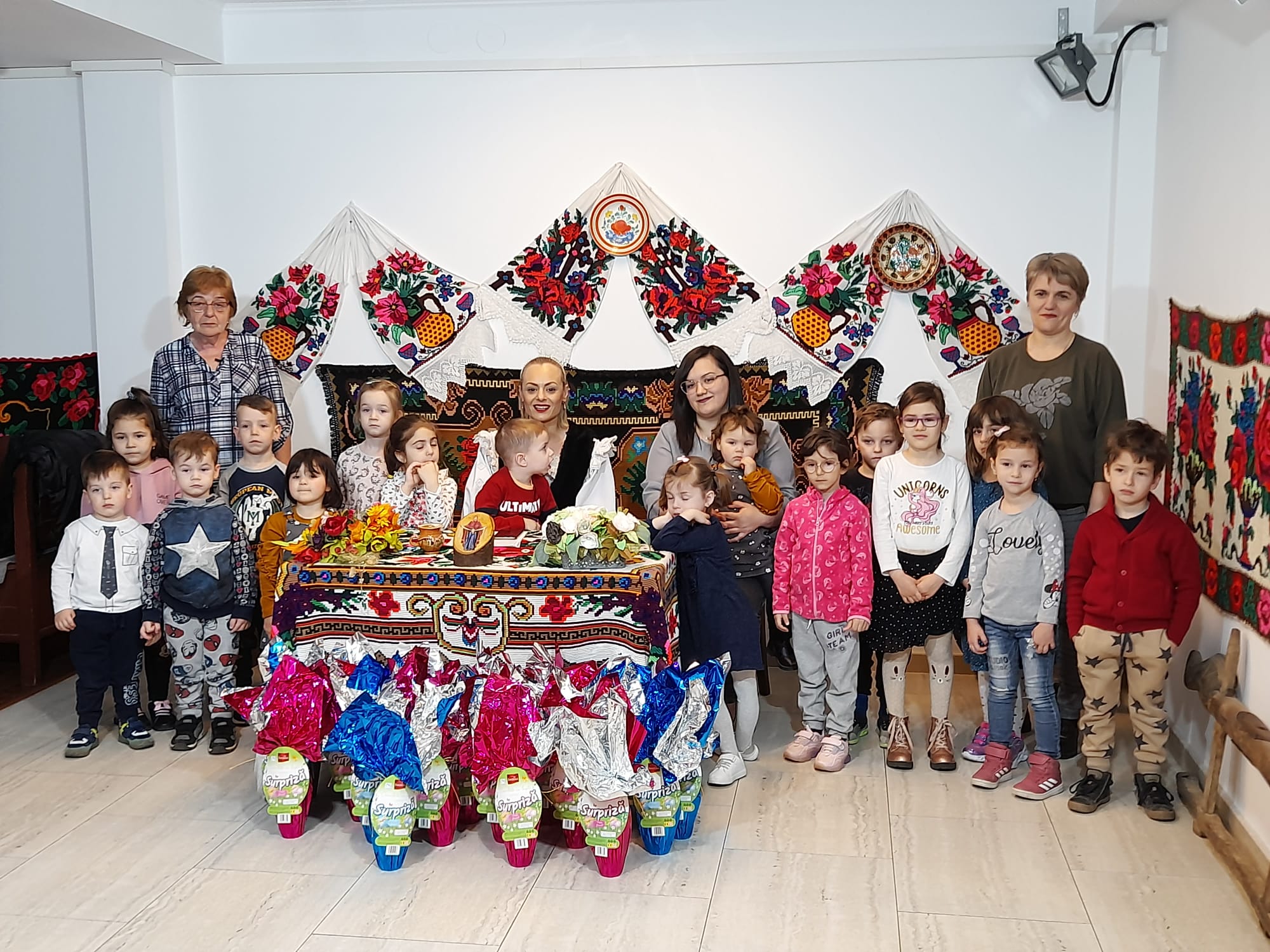 ACTIVITĂȚI. Copiii de la grădinița numărul 13 din Satu Mare au vizitat studioul Nord Vest TV