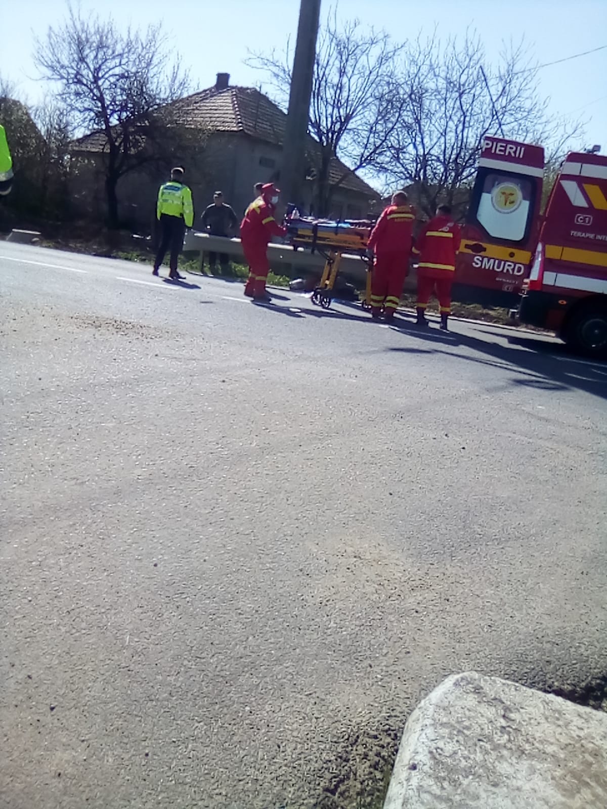 FOTOGALERIE. Accident grav în județ. Un bărbat, transportat în stare gravă la URGENȚE