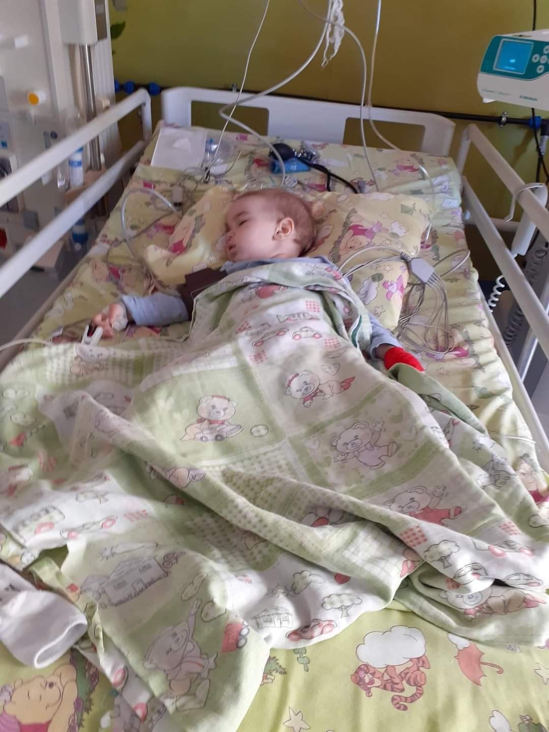 Apel către sătmăreni!Luca,  un băiat de 2 ani are nevoie  de sânge!