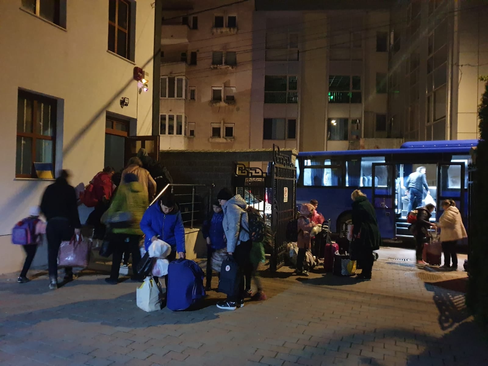 FOTOGALERIE. Peste o sută de ORFANI din Ucraina au ajuns la Satu Mare