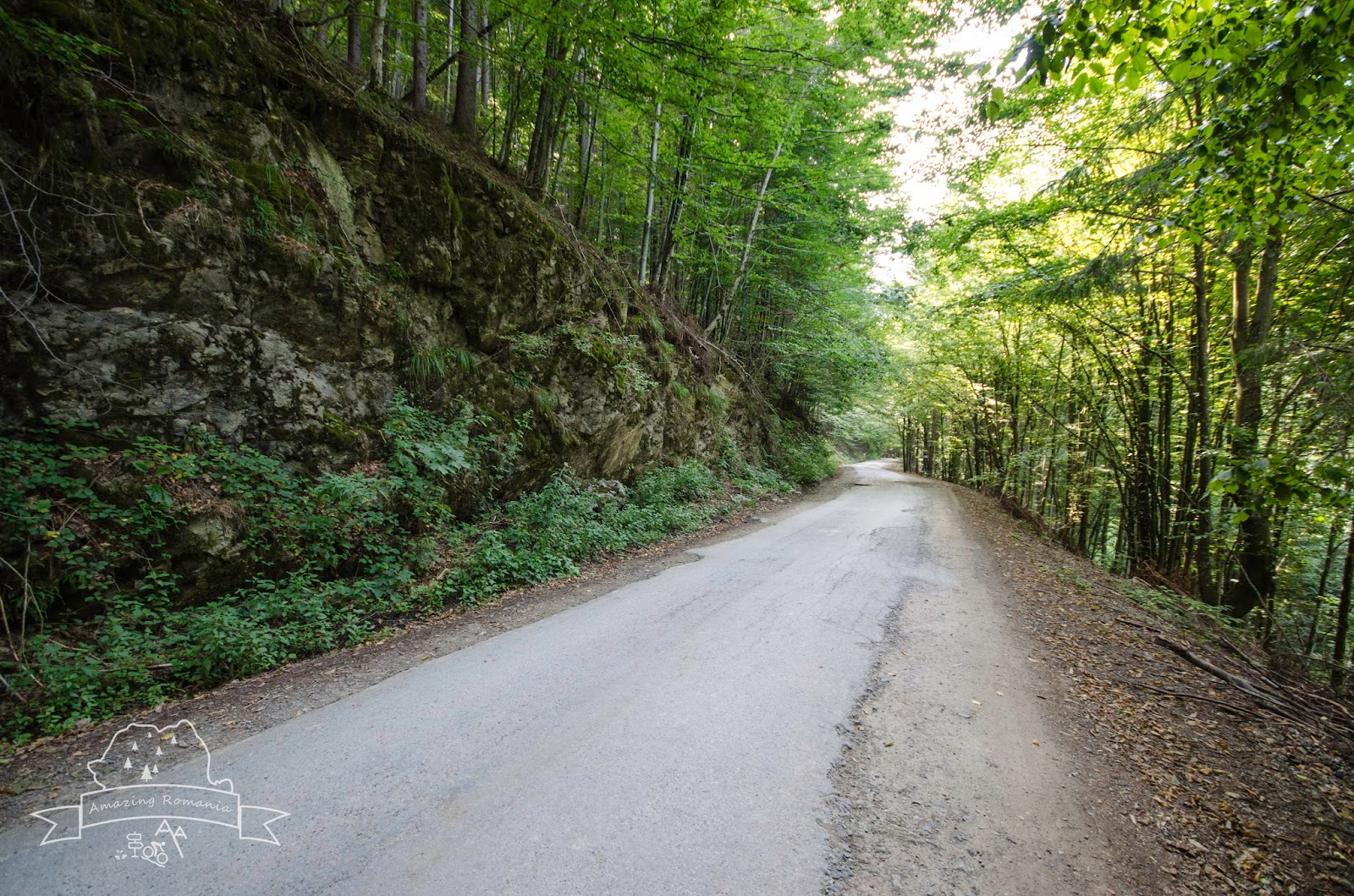 Destinații de week-end. Cu bicicleta pe Valea Iadului