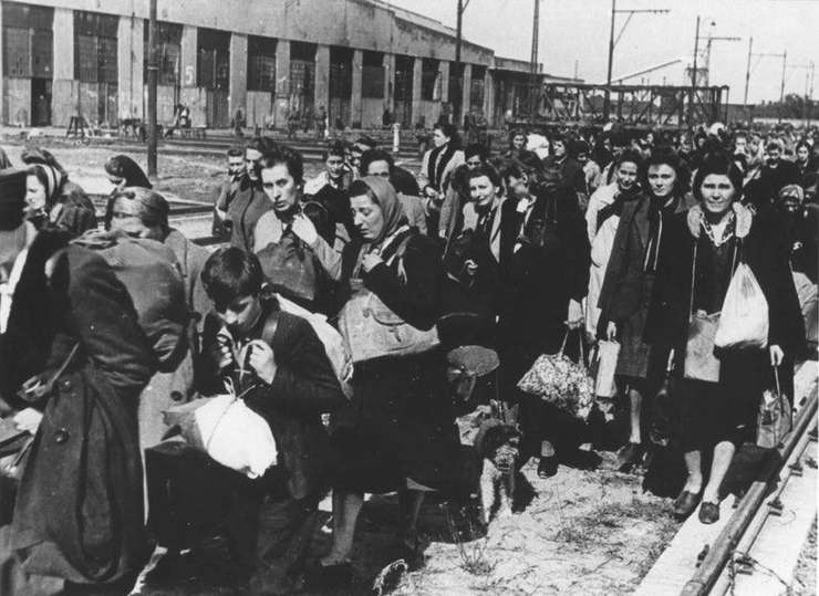 78 ani de când evreii din Ardealul de Nord au început să fie adunaţi de autoritățile maghiare în lagărele din Transilvania