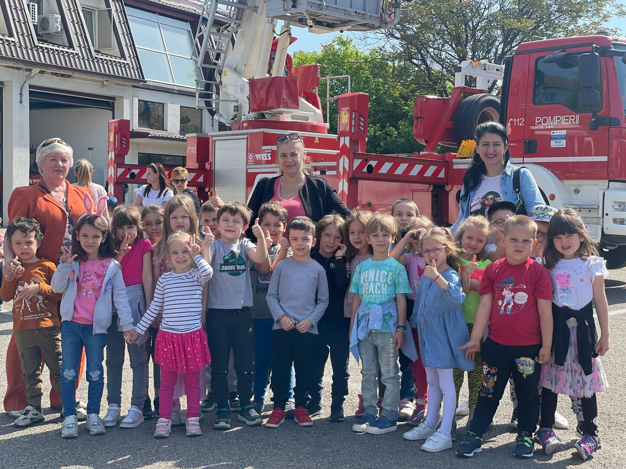 Copiii de la grădinița nr 33, au îmbrăcat hainele de pompieri pentru o zi