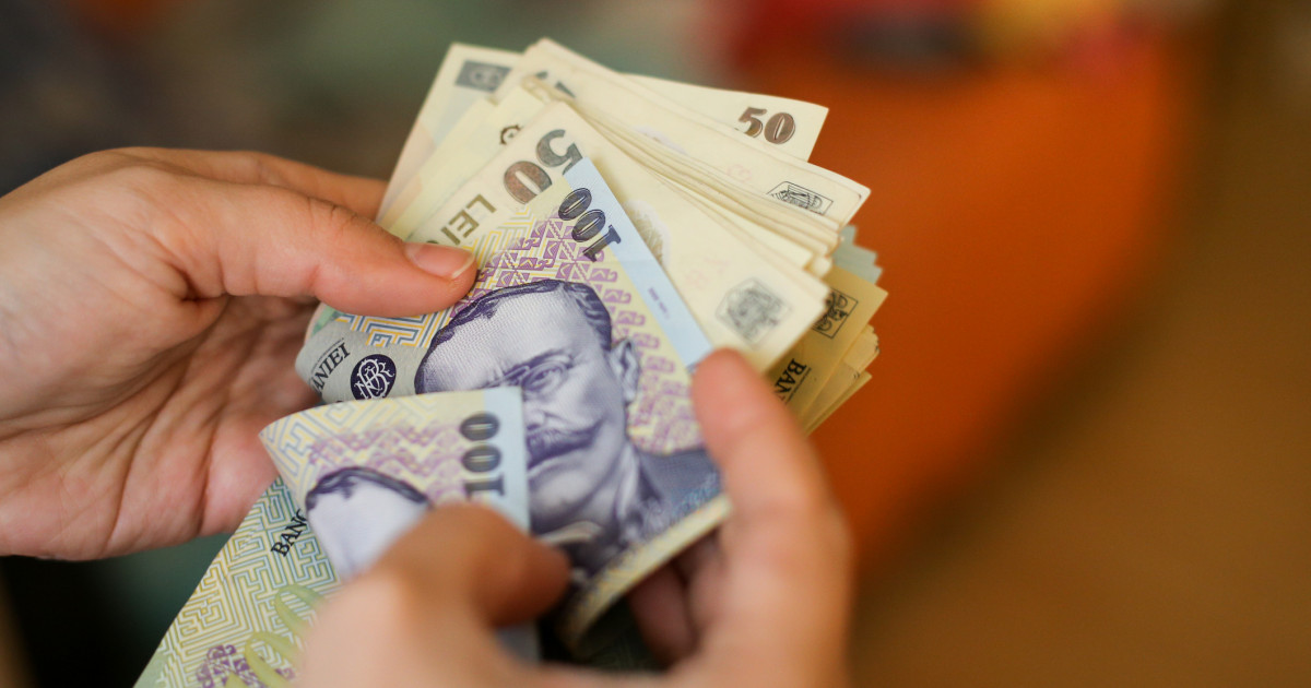 Ratele la bănci vor fi amânate, salariile bugetarilor, majorate și pensionarii vor primi bani în plus