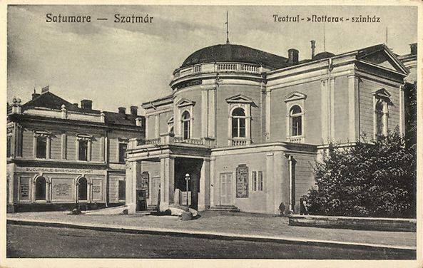 Mişcarea teatrală sătmăreană are vechi şi remarcabile tradiţii. Piatra de temelie a teatrului românesc în Satu Mare a fost pusă în 1-2 mai 1872