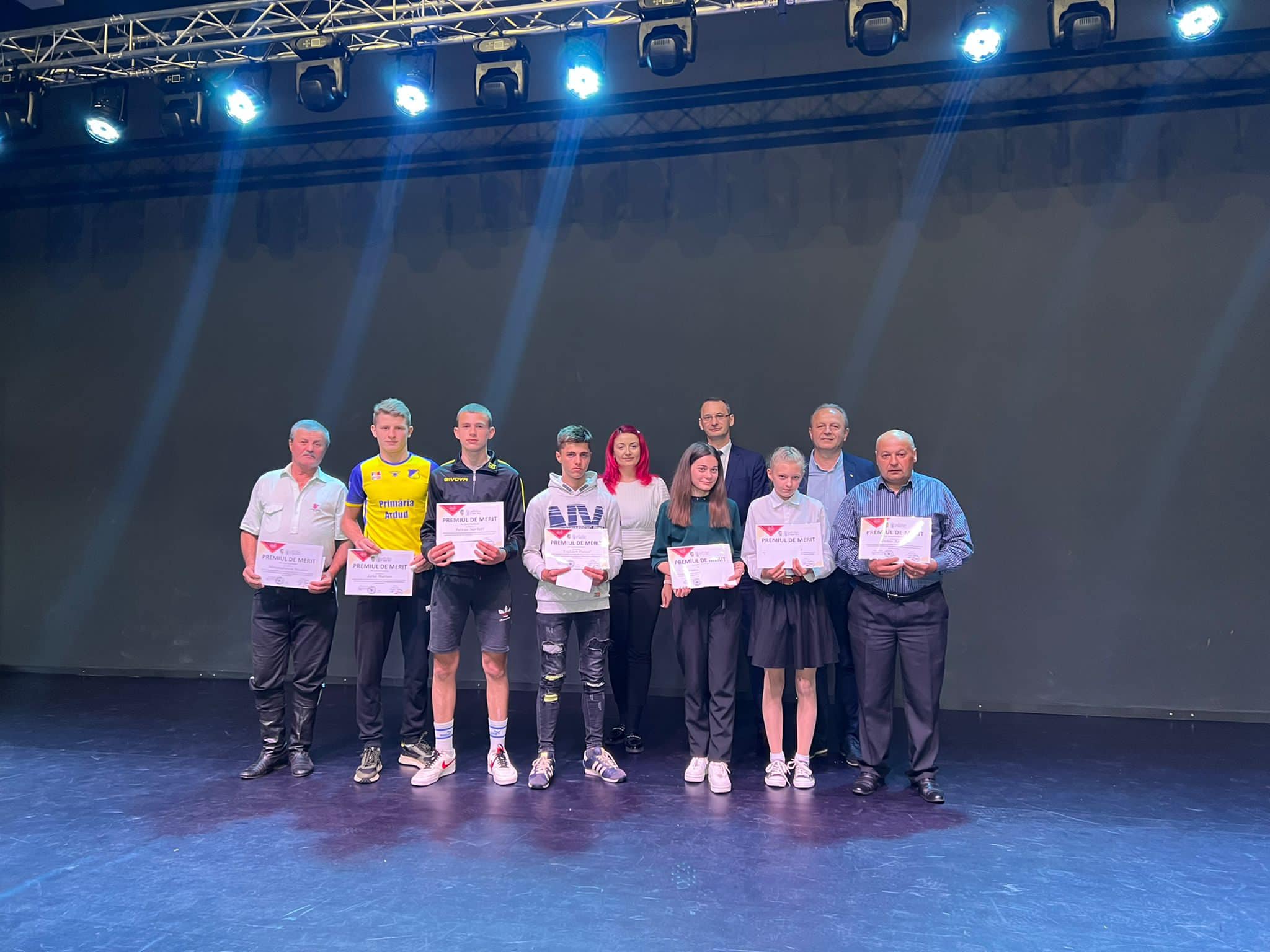 FOTOGALERIE. Gală inedită de premiere a copiiilor și tinerilor ardudeni