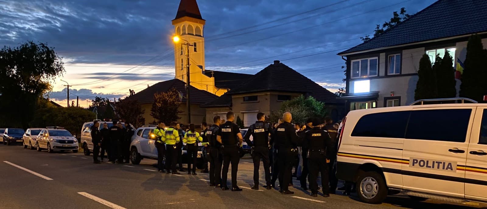 FOTO. ACȚIUNE! Sătmăreni ARESTAȚI  pentru CAMĂTĂ și ȘANTAJ