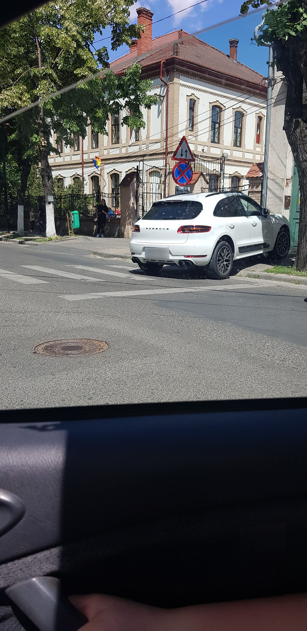 Tupeistul tupeiștilor