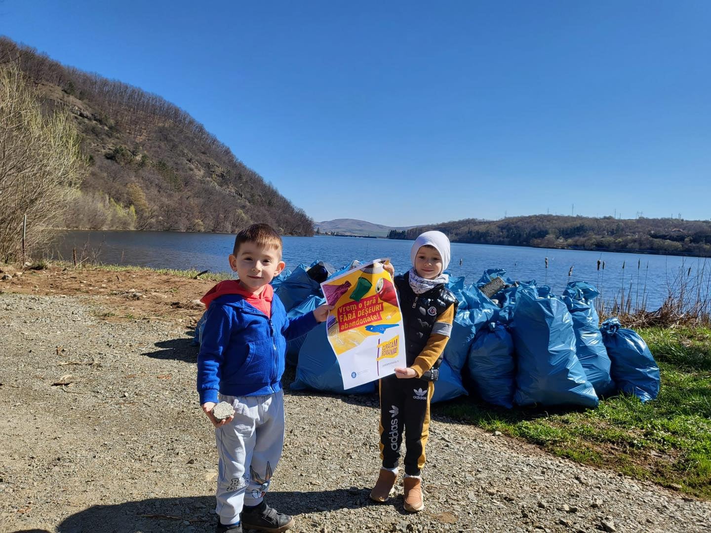 34 de tone de deșeuri au fost colectate în prima lună a campaniei „Curățăm România”