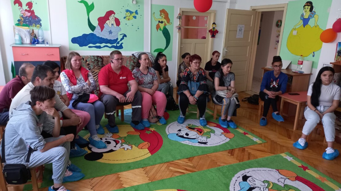 AJUTOR. Școala părinților, sursă de informații pentru beneficiarii „Centrului Social Prichindel”